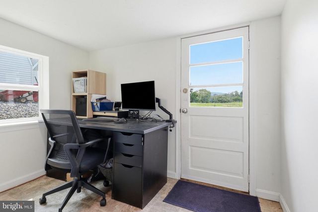 6179 YORK RD, Spring Grove, PA 17362