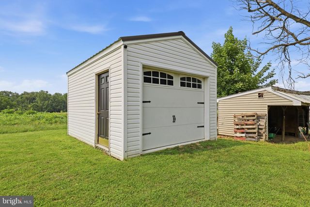 6179 YORK RD, Spring Grove, PA 17362