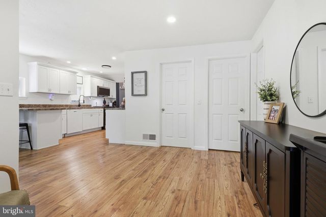6179 YORK RD, Spring Grove, PA 17362