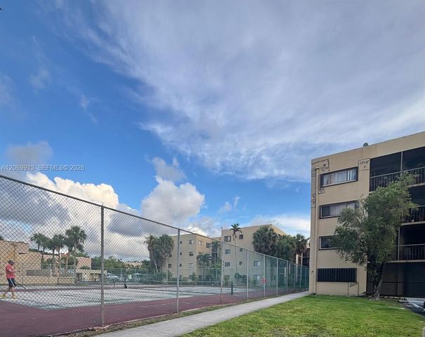 8635 NW 8th Street 116, Miami, FL 33126