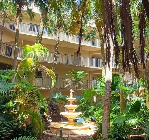 8635 NW 8th Street 116, Miami, FL 33126