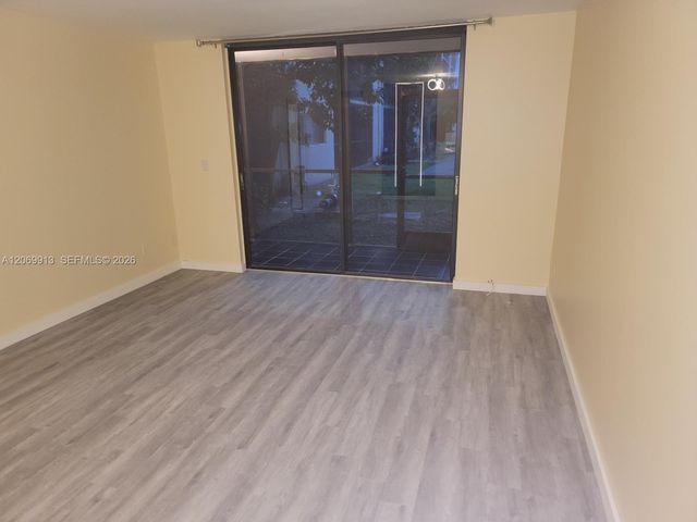 8635 NW 8th Street 116, Miami, FL 33126