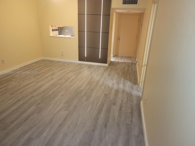 8635 NW 8th Street 116, Miami, FL 33126