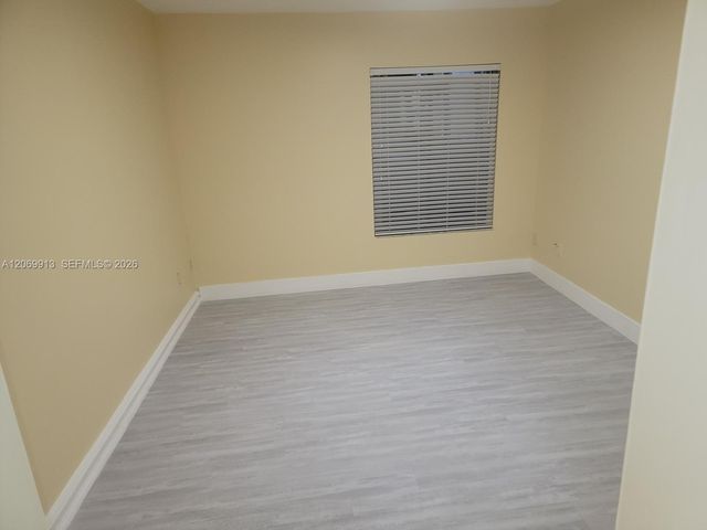 8635 NW 8th Street 116, Miami, FL 33126