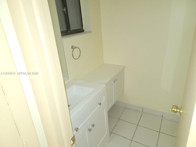 8635 NW 8th Street 116, Miami, FL 33126