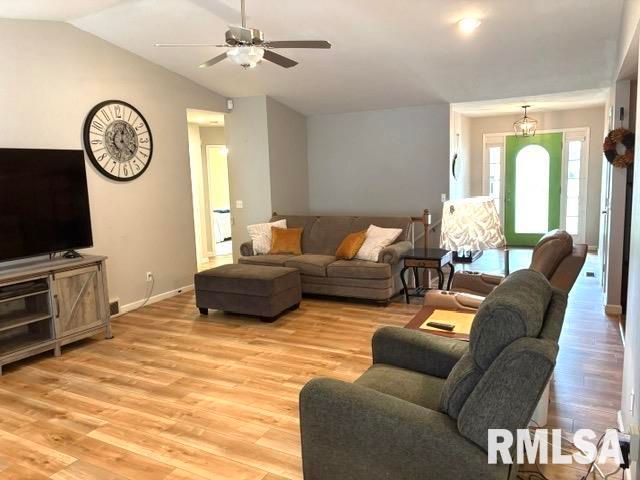 4528 BARRINGTON Drive, Springfield, IL 62711