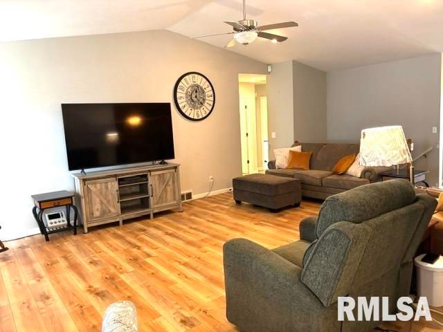 4528 BARRINGTON Drive, Springfield, IL 62711