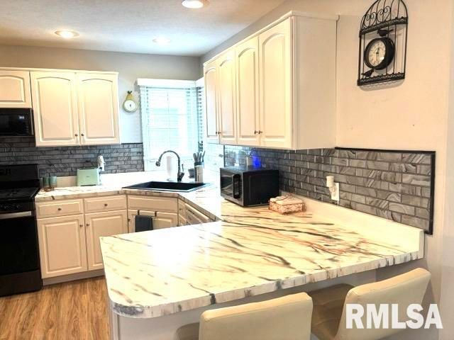 4528 BARRINGTON Drive, Springfield, IL 62711