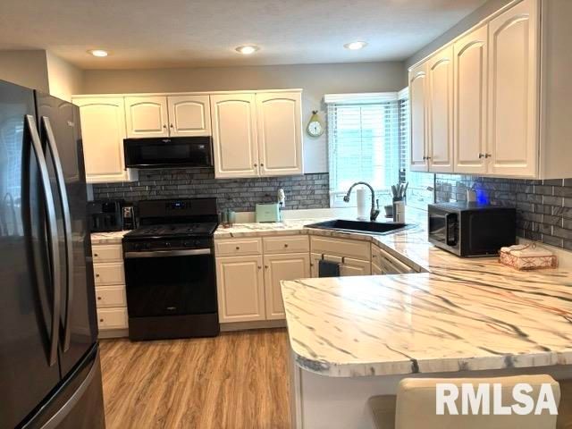4528 BARRINGTON Drive, Springfield, IL 62711