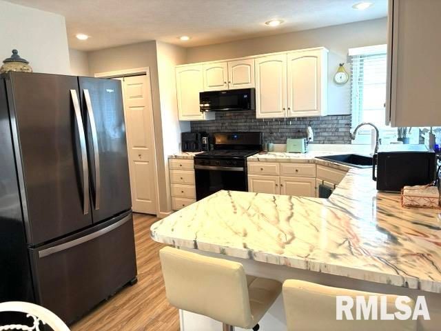4528 BARRINGTON Drive, Springfield, IL 62711
