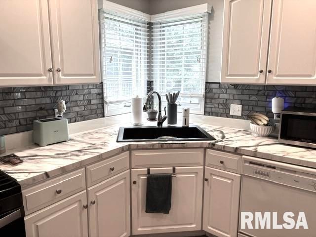 4528 BARRINGTON Drive, Springfield, IL 62711