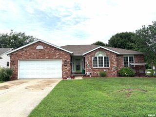 4528 BARRINGTON Drive, Springfield, IL 62711