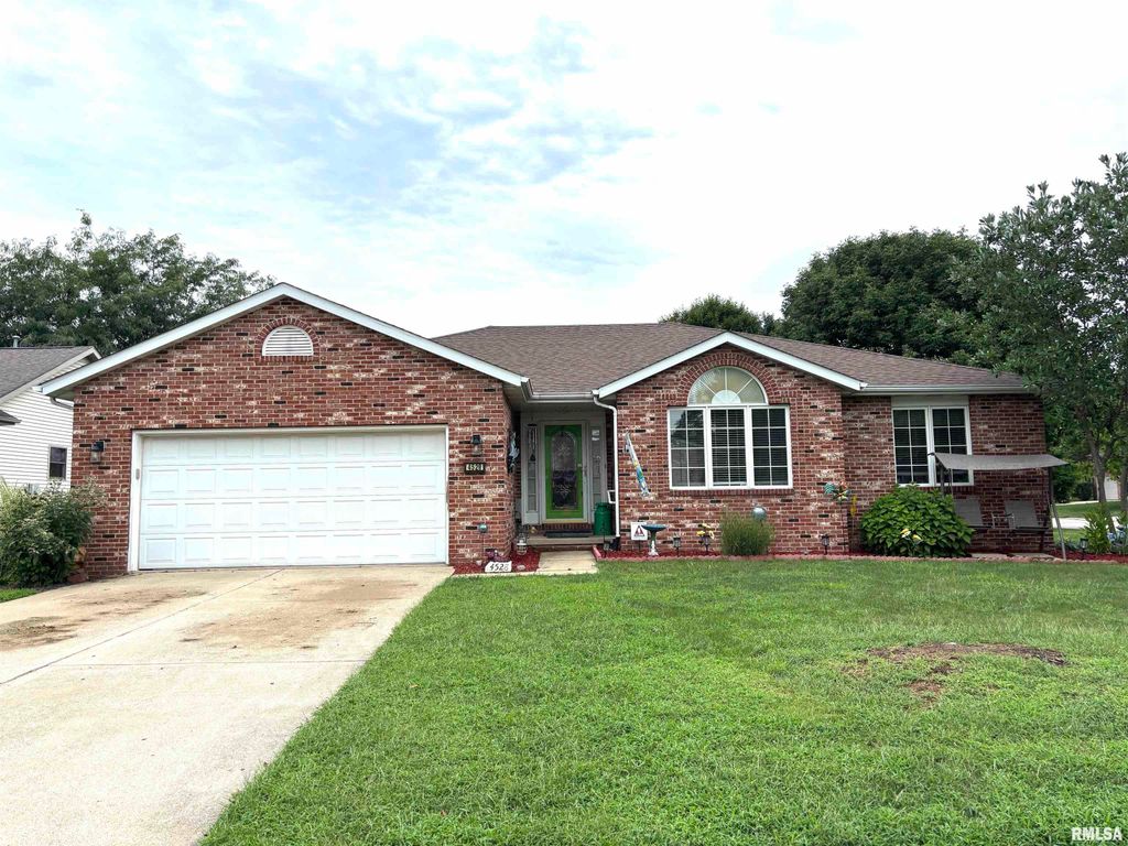 4528 BARRINGTON Drive, Springfield, IL 62711