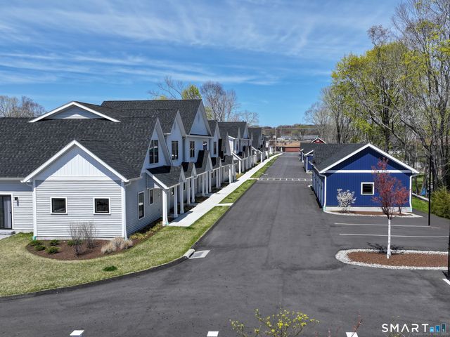 138 Boston Post Road 17, East Lyme, CT 06333