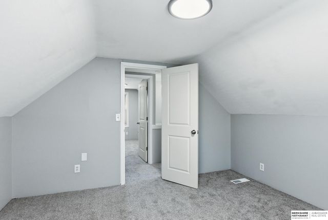 4127 N 61st Street, Omaha, NE 68104