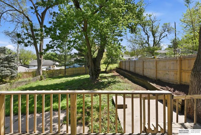 4127 N 61st Street, Omaha, NE 68104