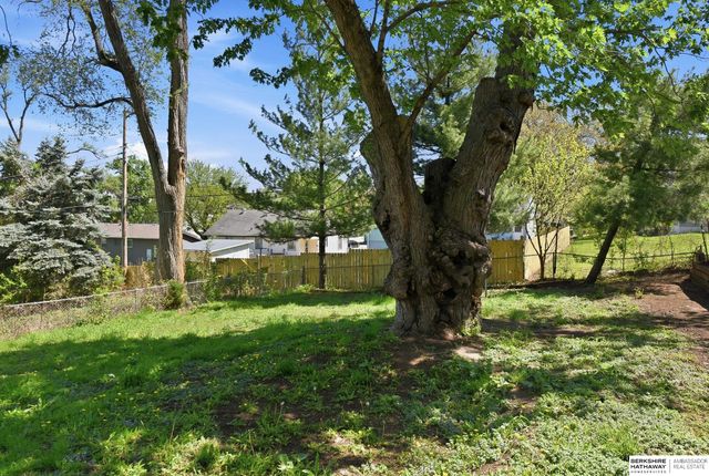 4127 N 61st Street, Omaha, NE 68104