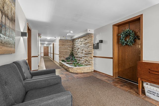 6490 N Northwest Highway 5F, Chicago, IL 60631