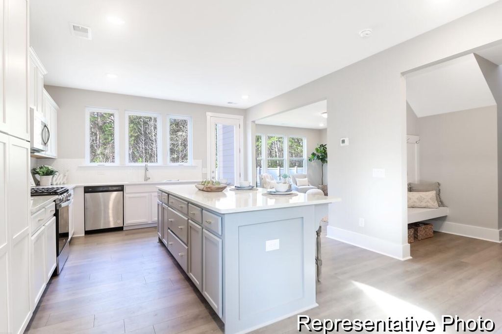 Image 7 of property listing at 1002 Hooded Warbler Way Cc3-6-1p, Ravenel, SC 29470