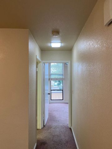 1051 Padre Drive 7, Salinas, CA 93901