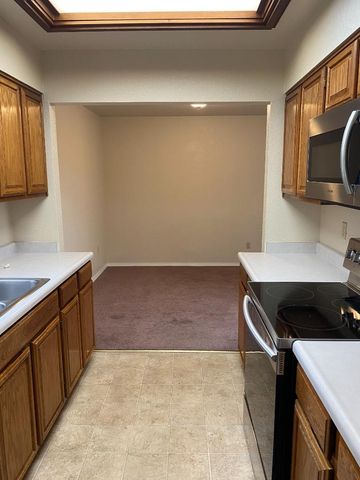 1051 Padre Drive 7, Salinas, CA 93901