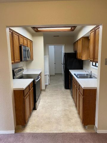 1051 Padre Drive 7, Salinas, CA 93901