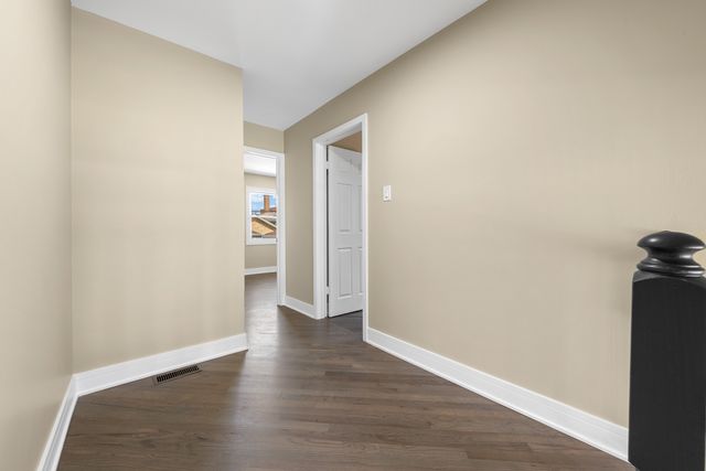 5024 S Lockwood Avenue, Chicago, IL 60638