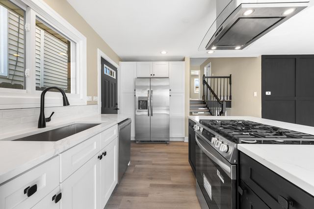 5024 S Lockwood Avenue, Chicago, IL 60638