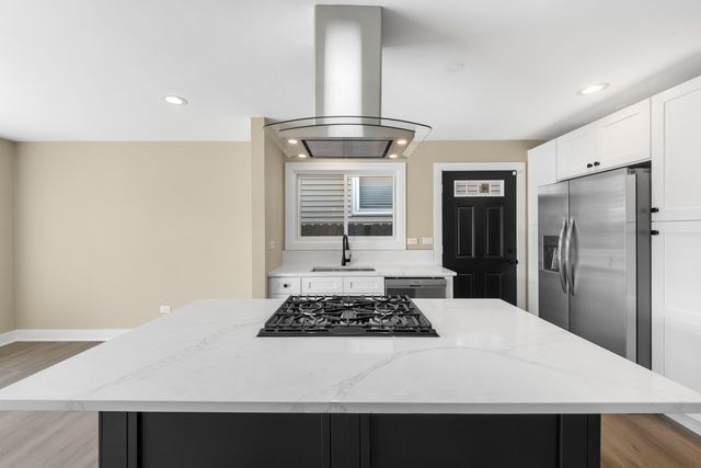 5024 S Lockwood Avenue, Chicago, IL 60638