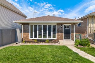5024 S Lockwood Avenue, Chicago, IL 60638