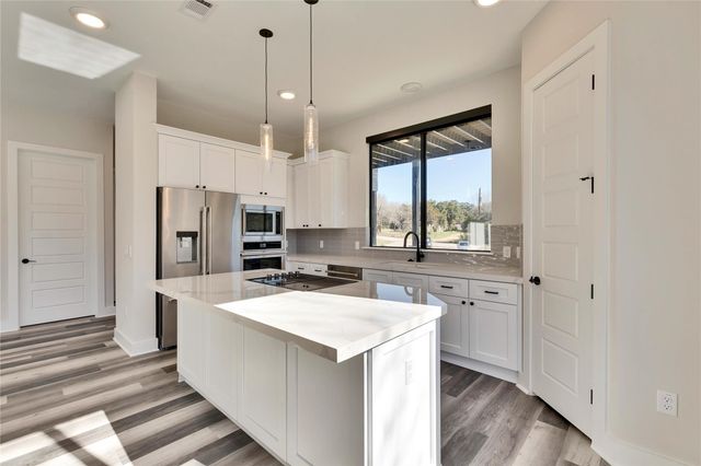 1304 Minnie DR, Austin, TX 78732