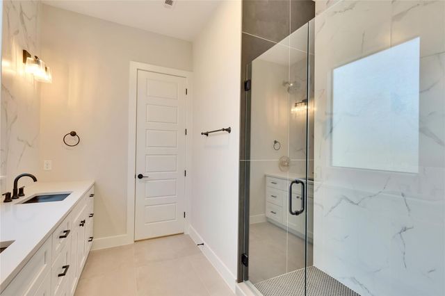 1304 Minnie DR, Austin, TX 78732