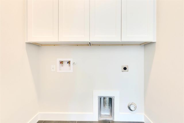 1304 Minnie DR, Austin, TX 78732