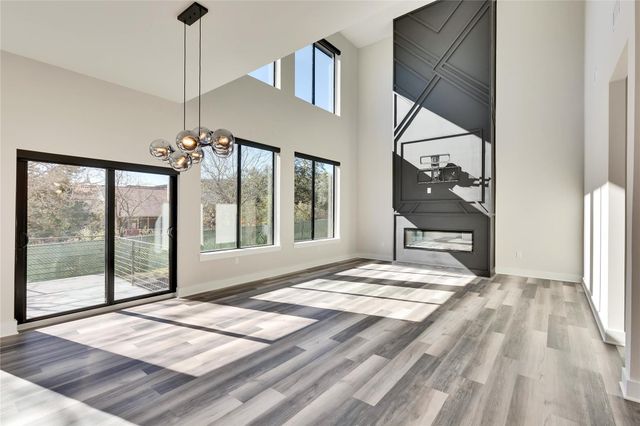 1304 Minnie DR, Austin, TX 78732