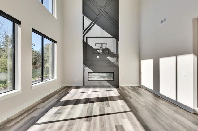 1304 Minnie DR, Austin, TX 78732