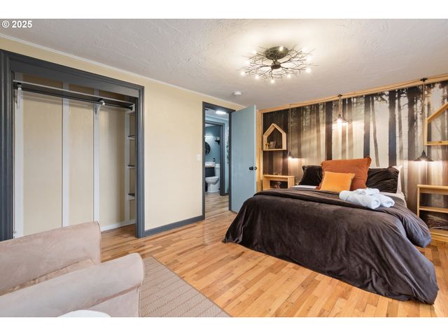 2115 ARTHUR St, Eugene, OR 97405