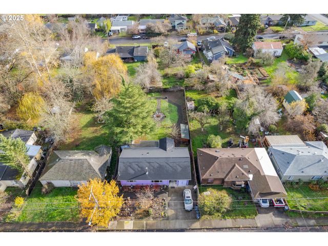 2115 ARTHUR St, Eugene, OR 97405