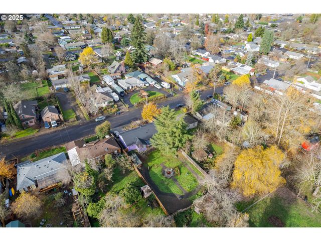 2115 ARTHUR St, Eugene, OR 97405