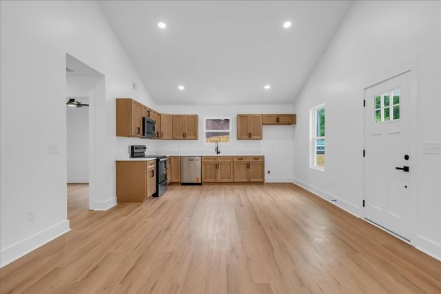 904 East Decherd Street, Tullahoma, TN 37388