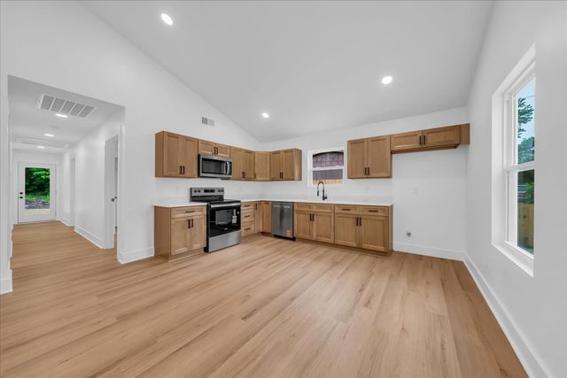 904 East Decherd Street, Tullahoma, TN 37388