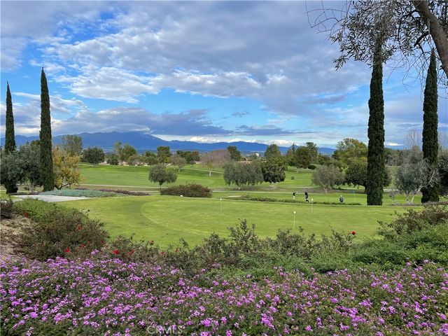 2192 E Via Mariposa E D, Laguna Woods, CA 92637
