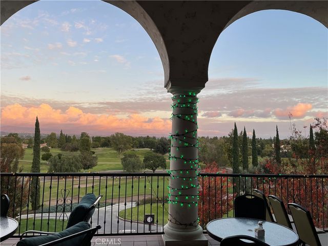 2192 E Via Mariposa E D, Laguna Woods, CA 92637