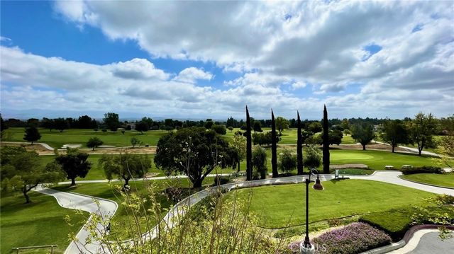 2192 E Via Mariposa E D, Laguna Woods, CA 92637