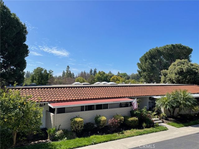 2192 E Via Mariposa E D, Laguna Woods, CA 92637