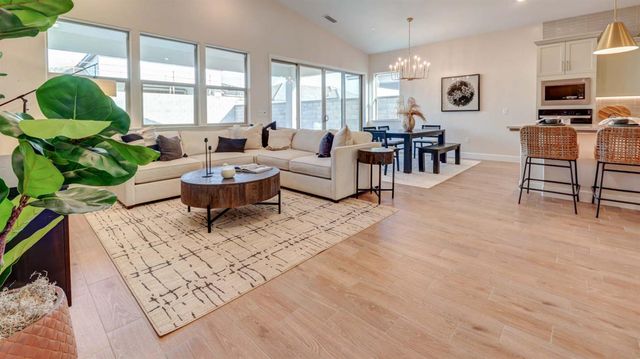 1687 N Blackwood Avenue, Clovis, CA 93619