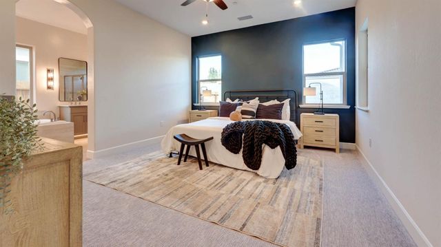 1687 N Blackwood Avenue, Clovis, CA 93619