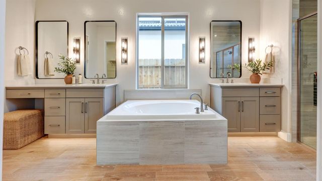 1687 N Blackwood Avenue, Clovis, CA 93619