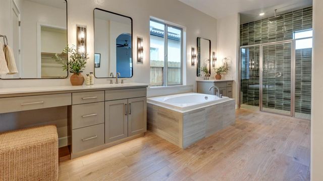 1687 N Blackwood Avenue, Clovis, CA 93619