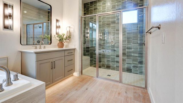 1687 N Blackwood Avenue, Clovis, CA 93619