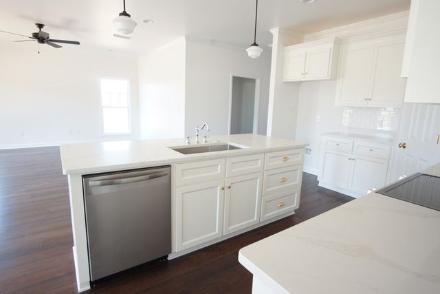 1698 Harper Joy Rd, Dothan, AL 36301